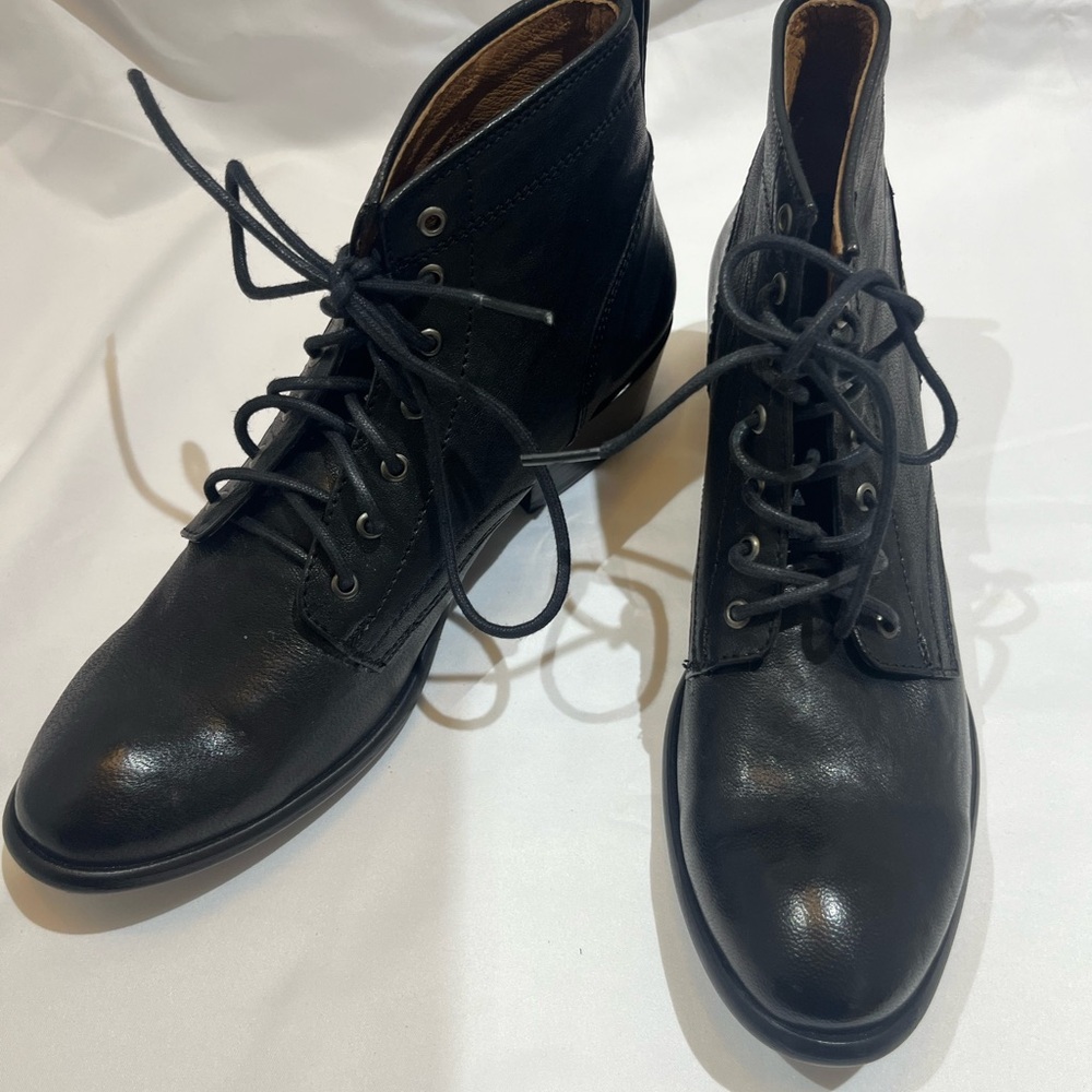 Frye Black Leather Lace-Up Ankle Boots